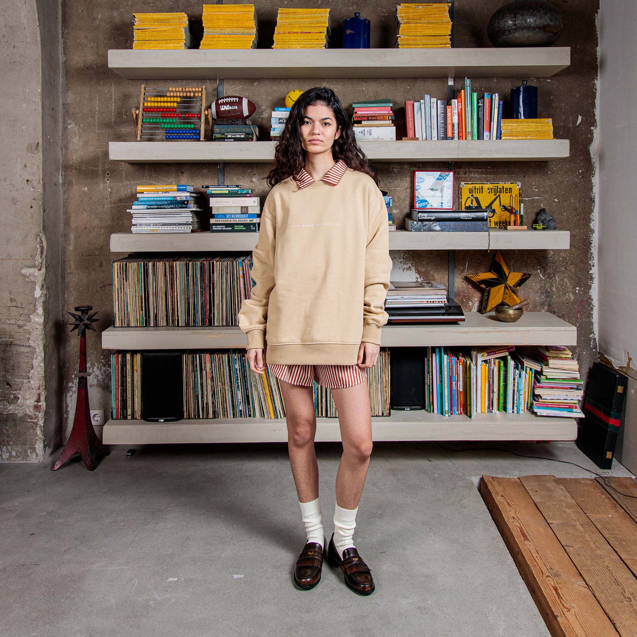 Lois: 172CM/5'8 wearing size M.
