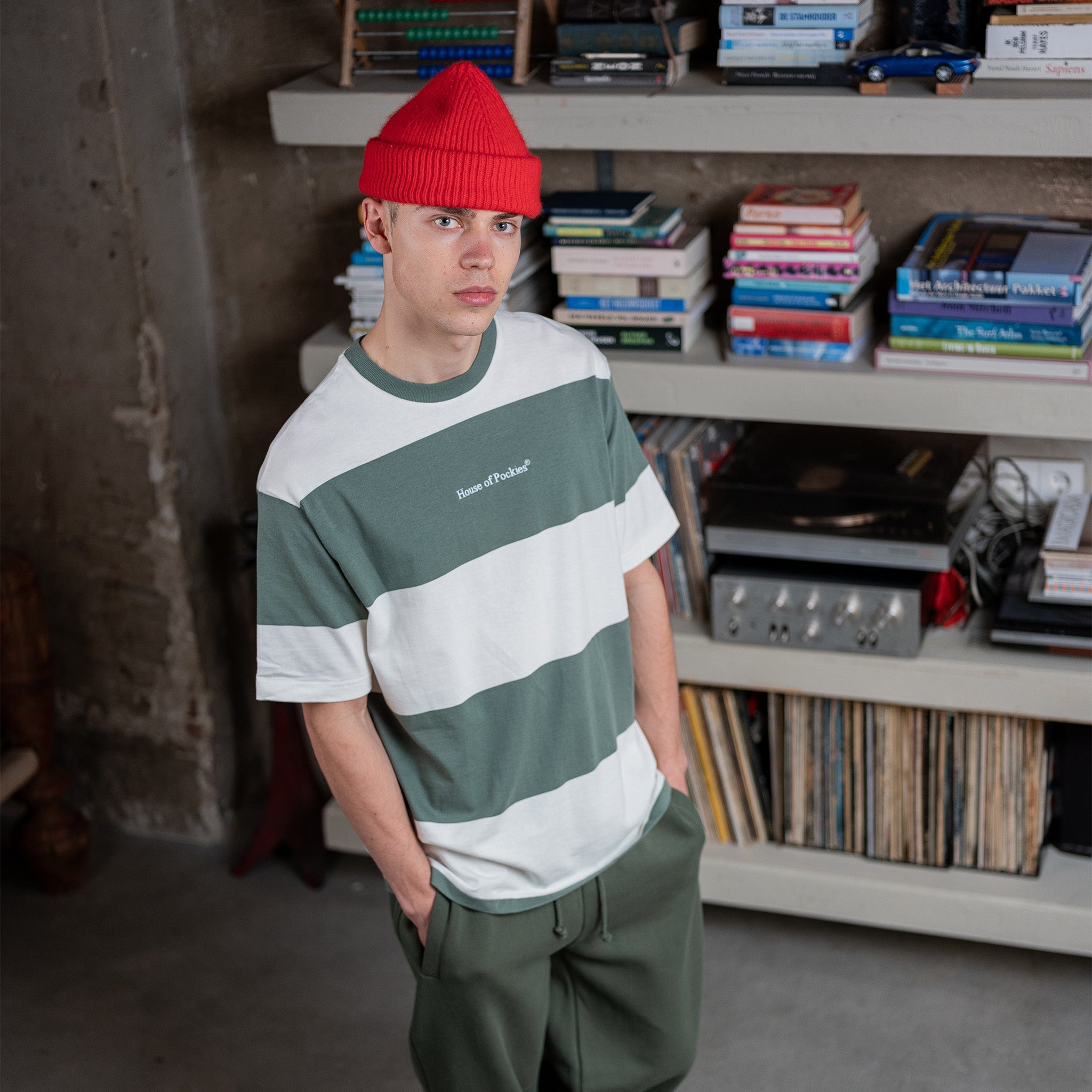 Stijn: 184CM/6'0 wearing size L.