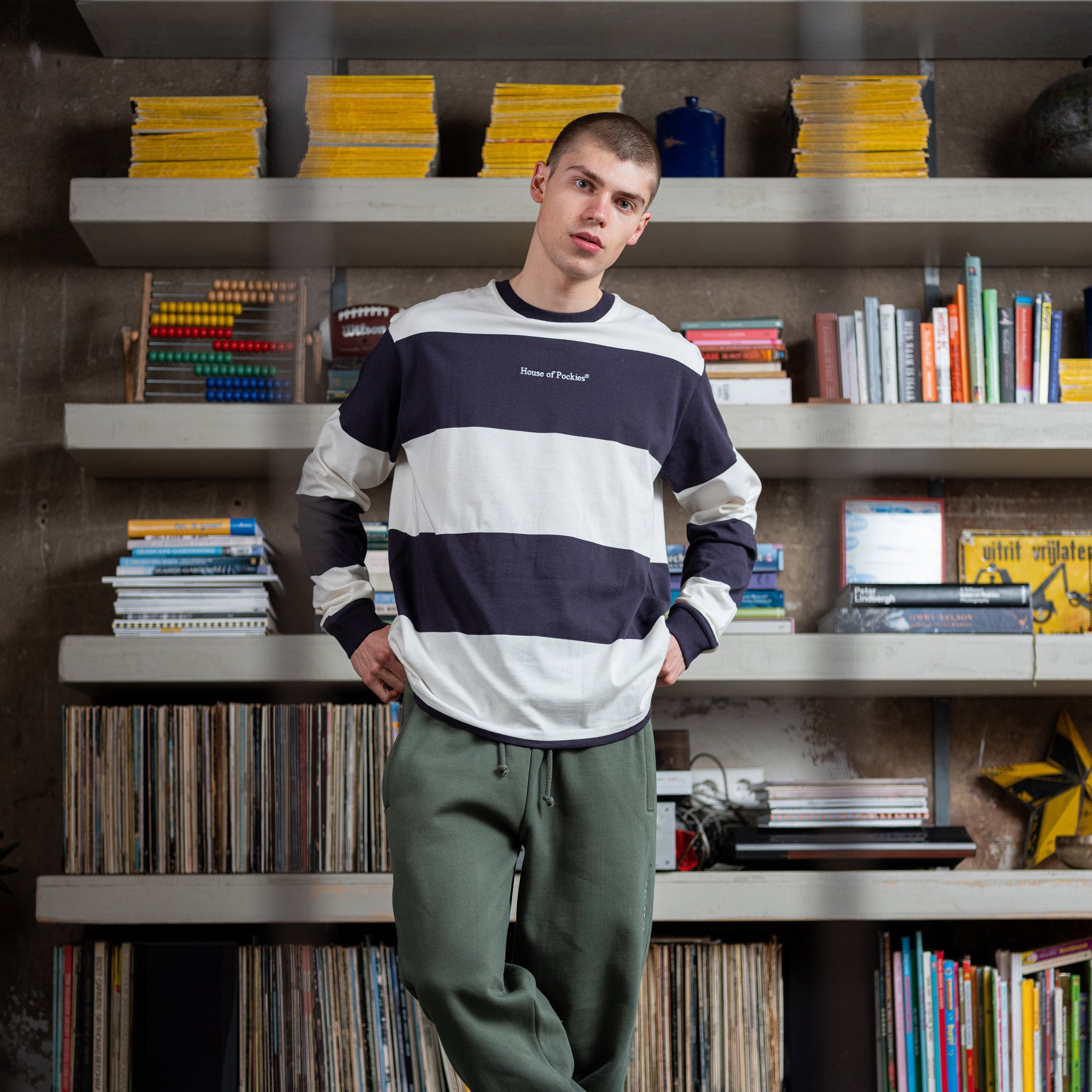 Stijn: 184CM/6'0 wearing size M.